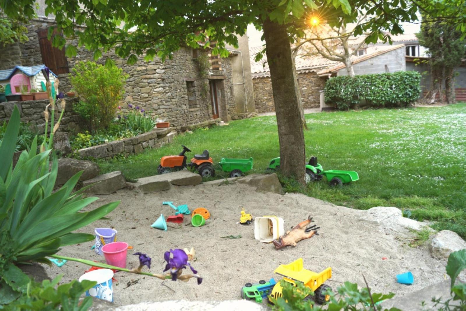 La Petite Maison Dans La Prairie Cassaignes Exterior foto