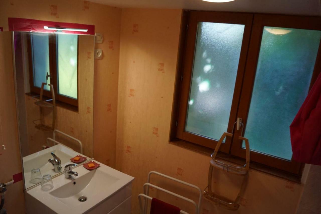 La Petite Maison Dans La Prairie Cassaignes Exterior foto